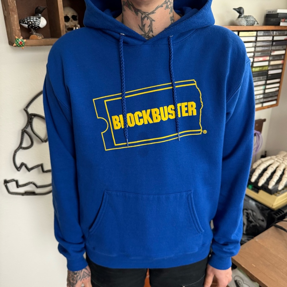 Vintage 2000s Last Blockbuster On The Planet Blue Pullover Hoodie ~ Size Small
